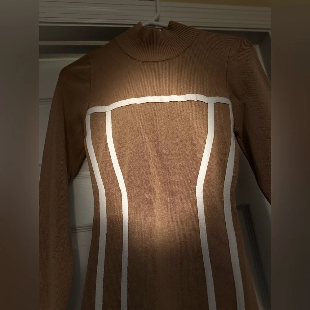 Elegant Tan and White Women's Dress - Picture 4 of 9